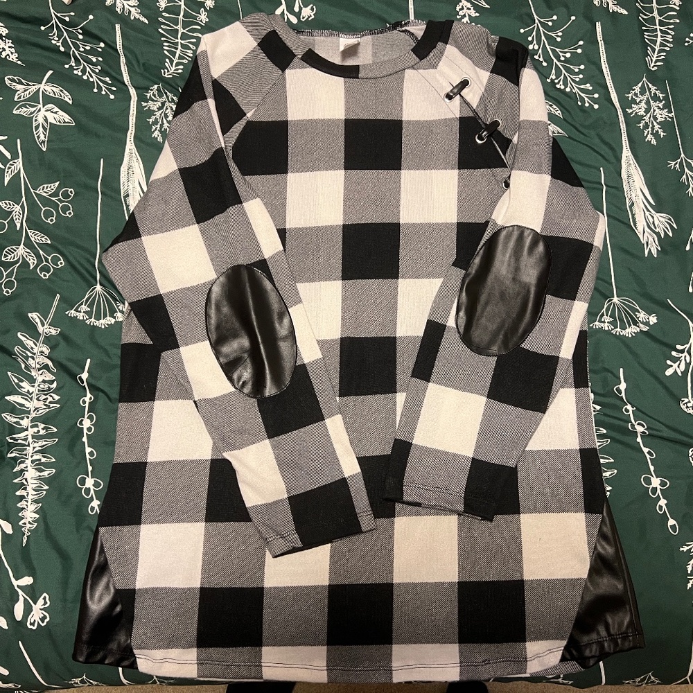 Sunshine & Rodeos 3XL Black Plaid Women's Longsleeve Top W/ Faux Leather Accents